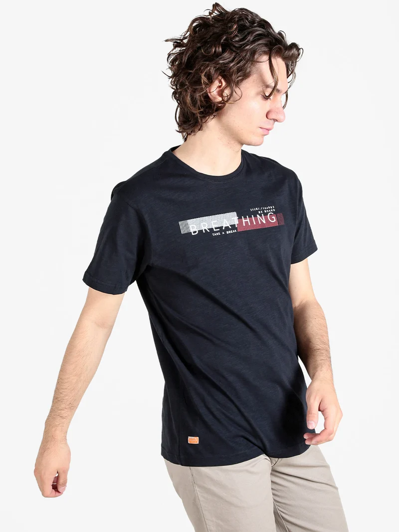 T-shirt uomo in cotone con stampa scrtita - blu scuro