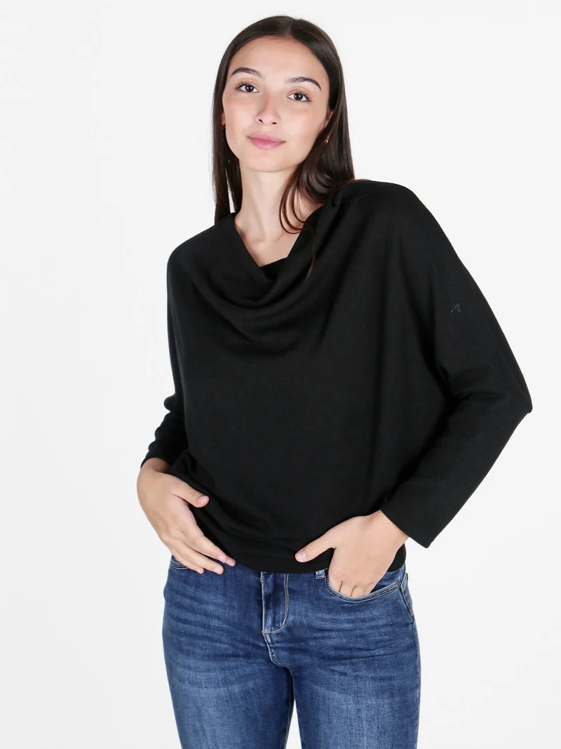 Blusa donna con scollo a cascata e maniche a pipistrello - nero