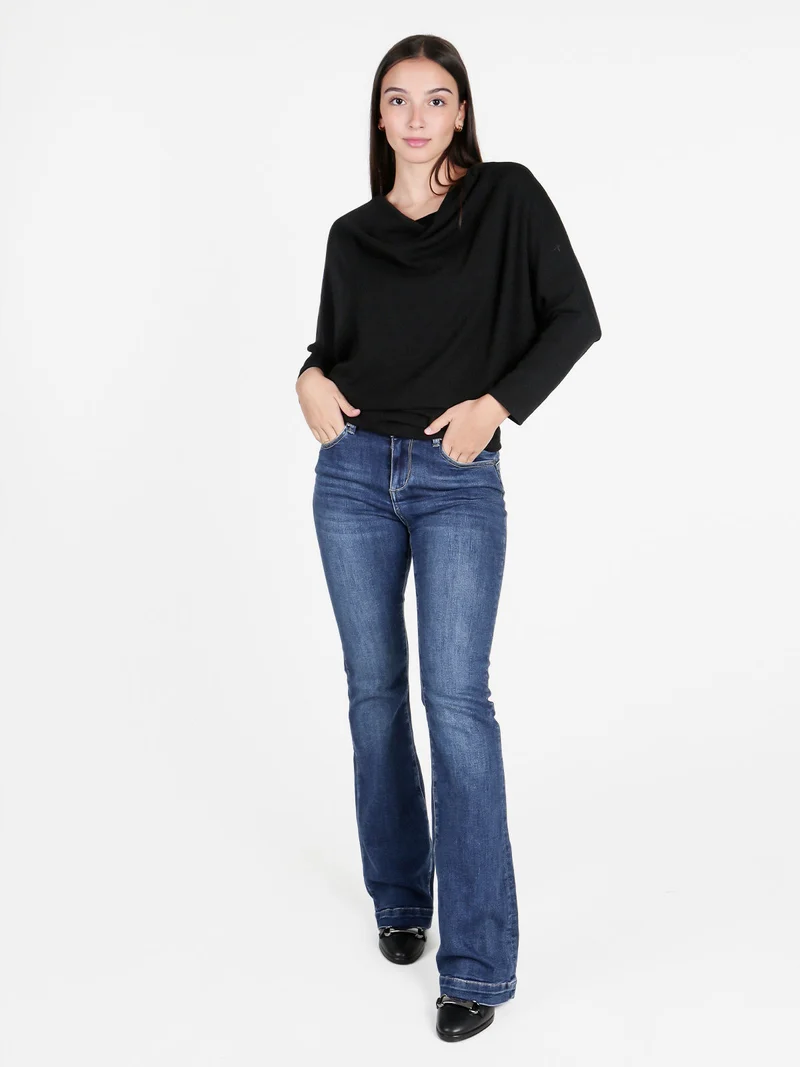 Blusa donna con scollo a cascata e maniche a pipistrello - nero