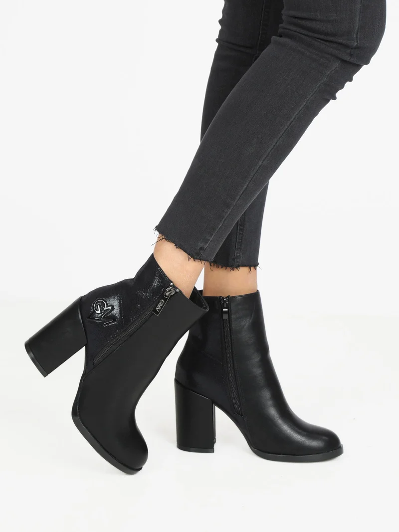 Stivaletti donna con tacco - nero