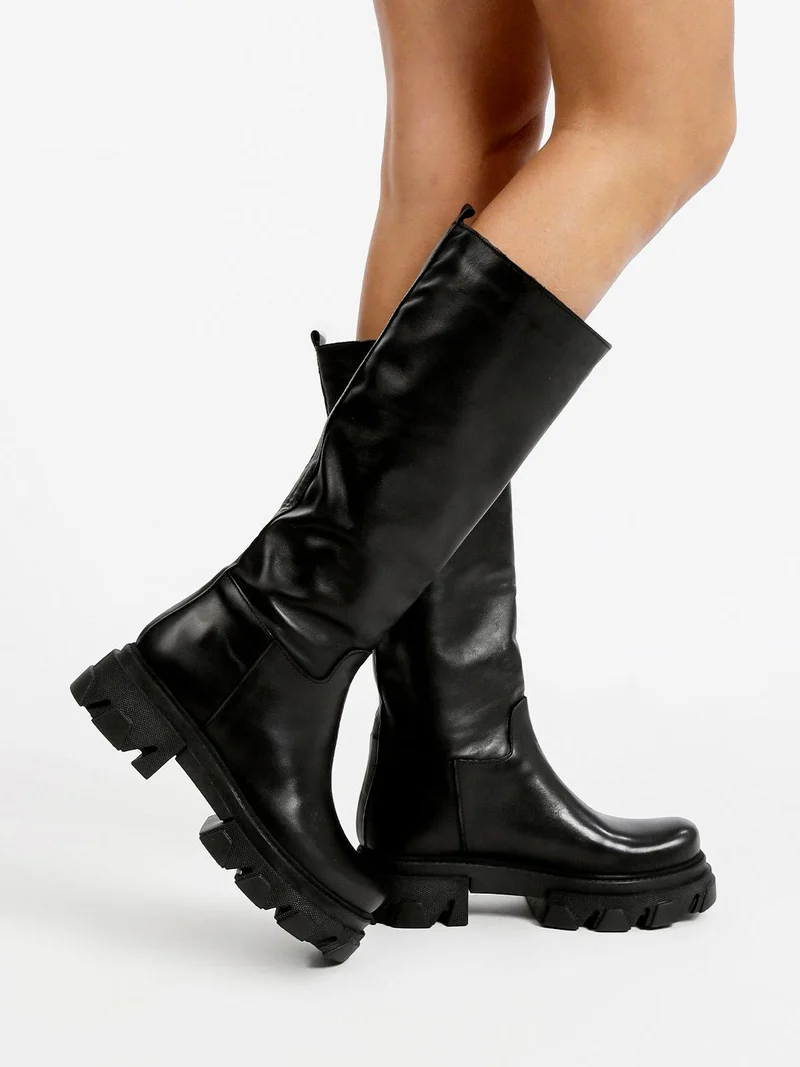 Stivali in pelle da donna - nero