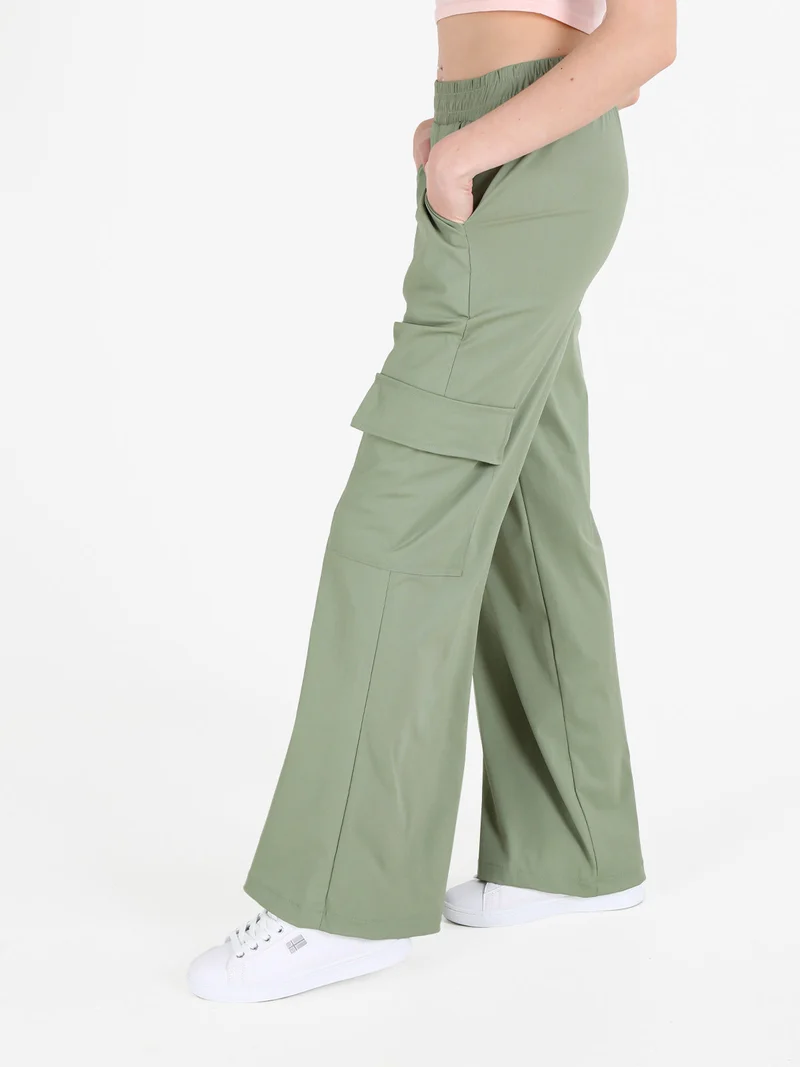 Pantaloni da donna cargo a gamba larga - pistacchio