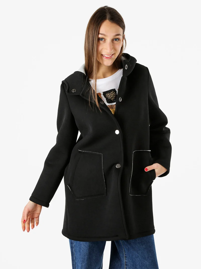 Cappotto da donna in panno con bottoni e cappuccio - nero