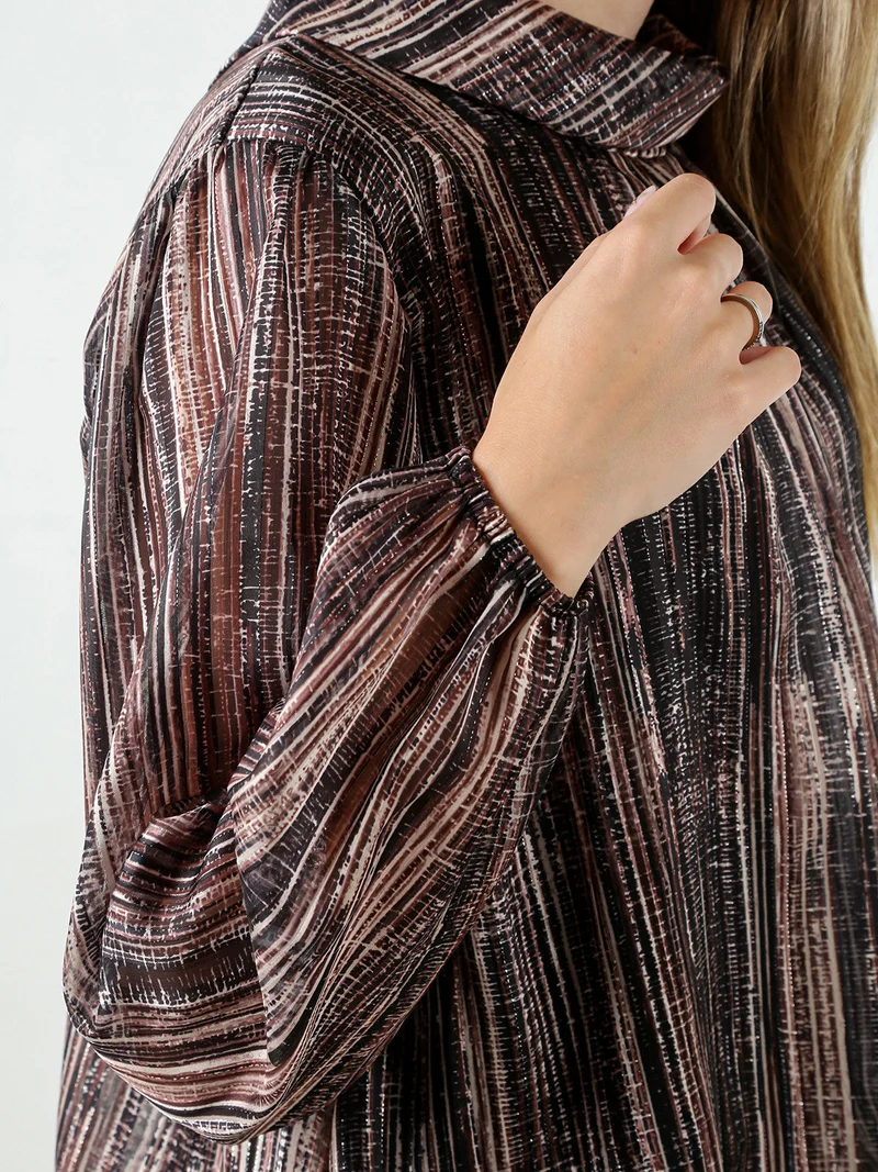 Blusa donna a fantasia con collo risvoltato e maniche lunghe a palloncino - nero
