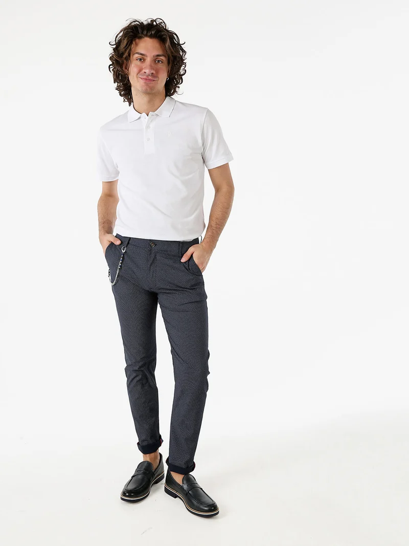 Pantaloni casual da uomo con stampa texture e dettaglio catena - blu scuro