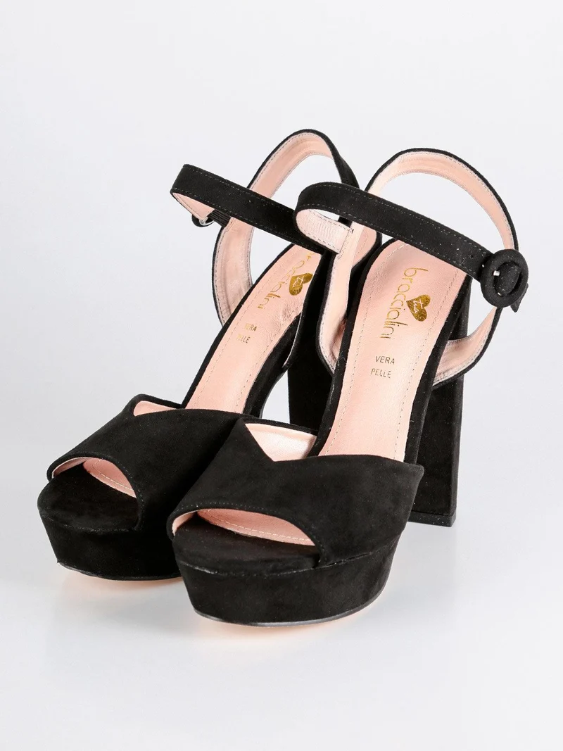 Decollete spuntate con cinturino T166 - nero