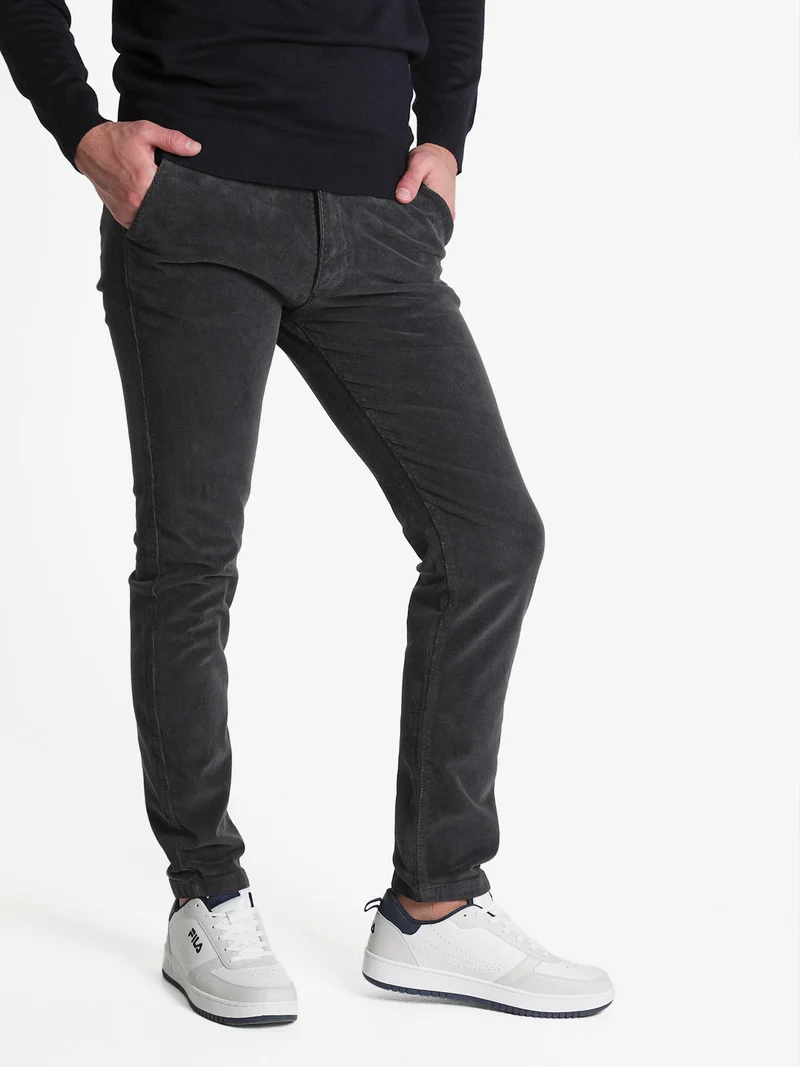 Pantaloni da uomo in velluto slim fit - grigio
