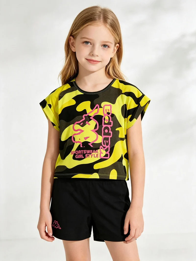 Completo corto da ragazza in cotone con t-shirt mimetica e shorts - giallo