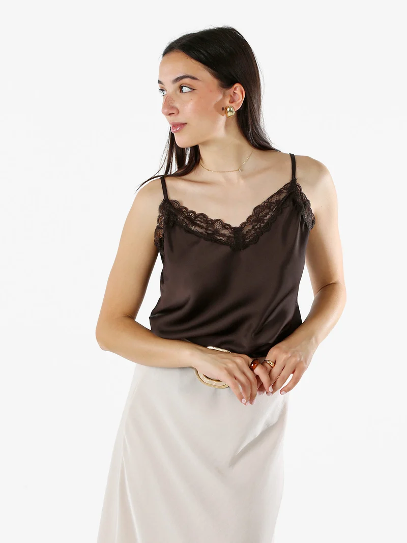 Top donna effetto raso con scollo in pizzo e spalline strette - moro