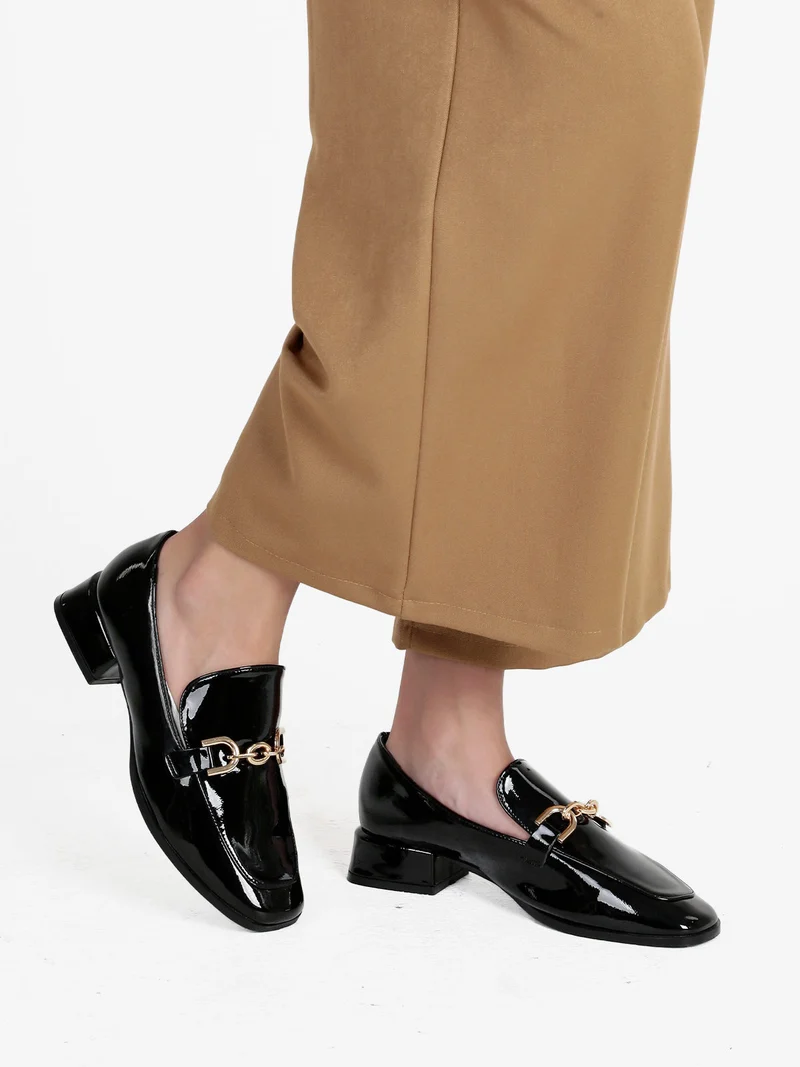 Mocassini donna in vernice con tacco basso - nero