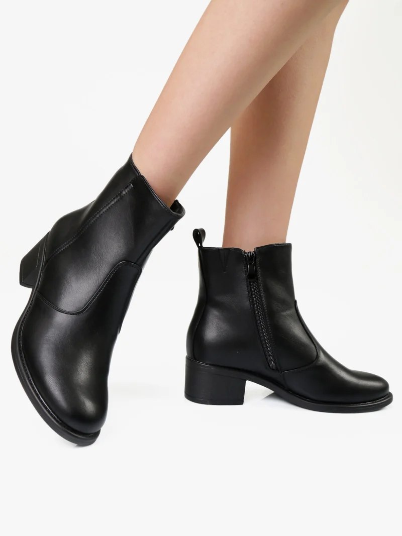 Stivaletti donna con tacco - nero