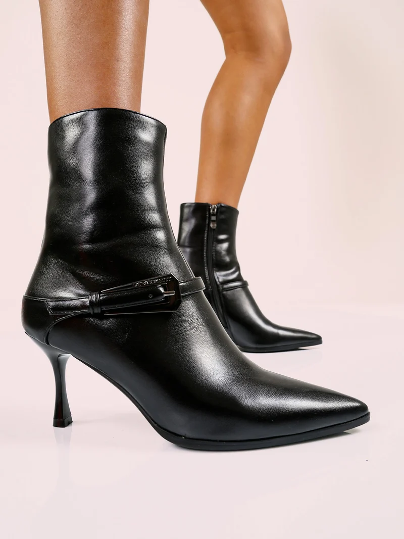 Stivaletti donna a punta con tacco a spillo - nero
