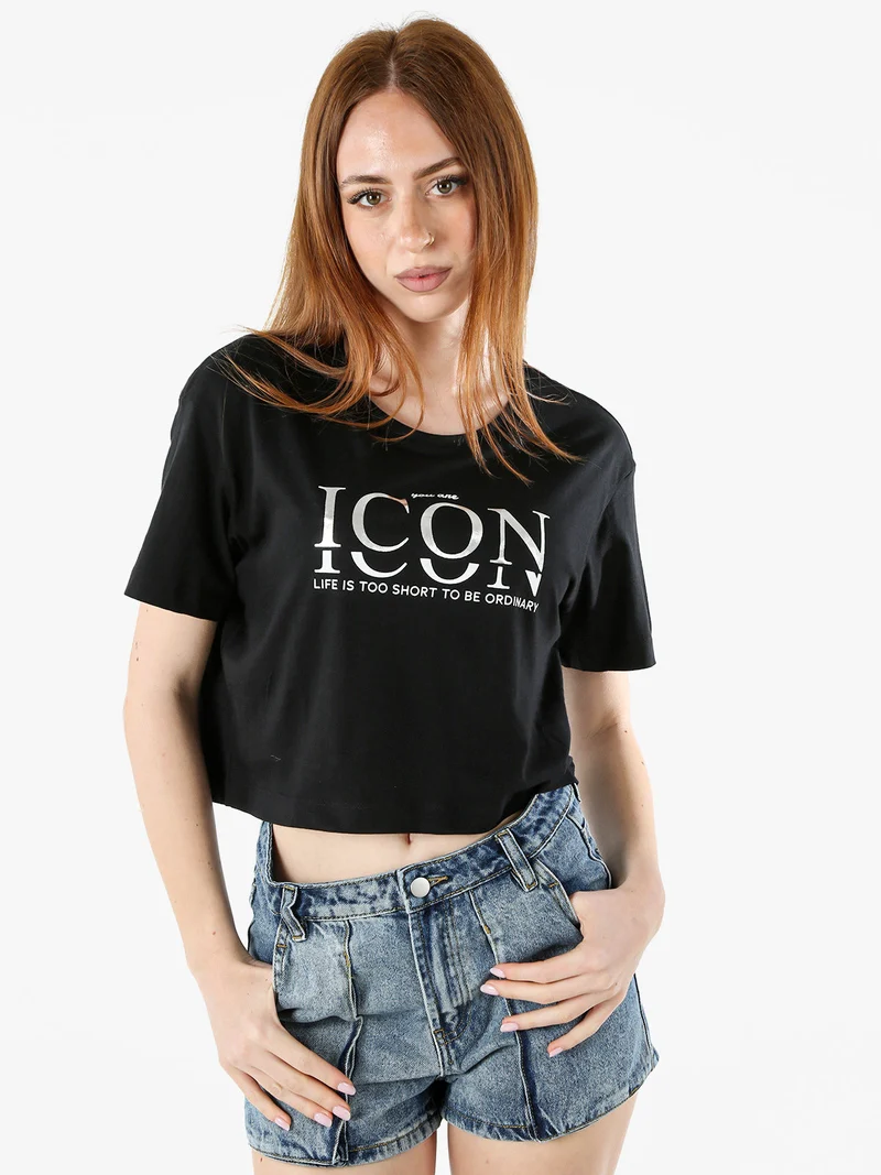T-shirt donna cropped in cotone con stampa - nero