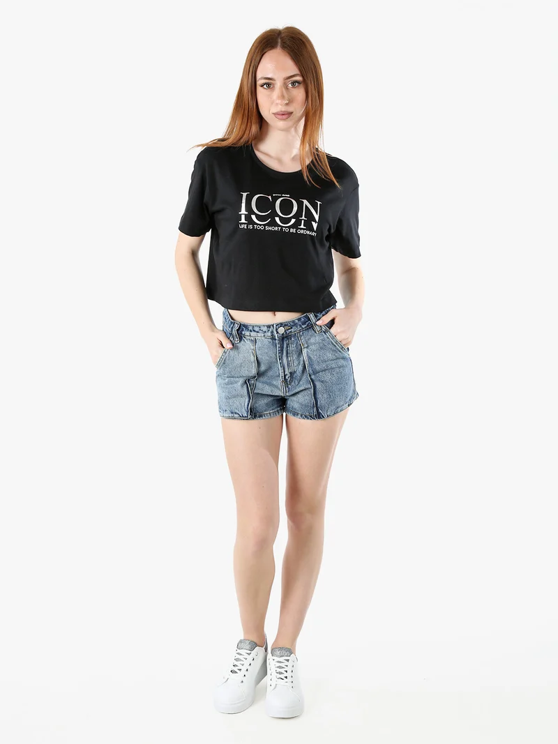 T-shirt donna cropped in cotone con stampa - nero