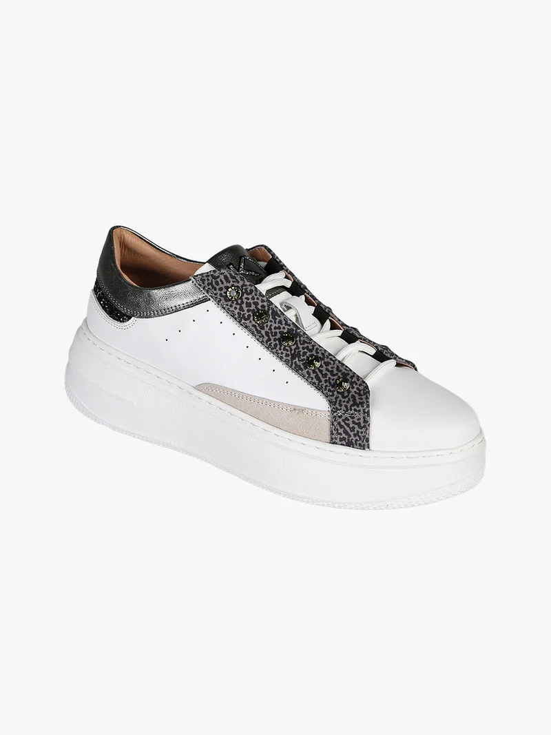 Sneakers donna in pelle con borchie e platform - bianco