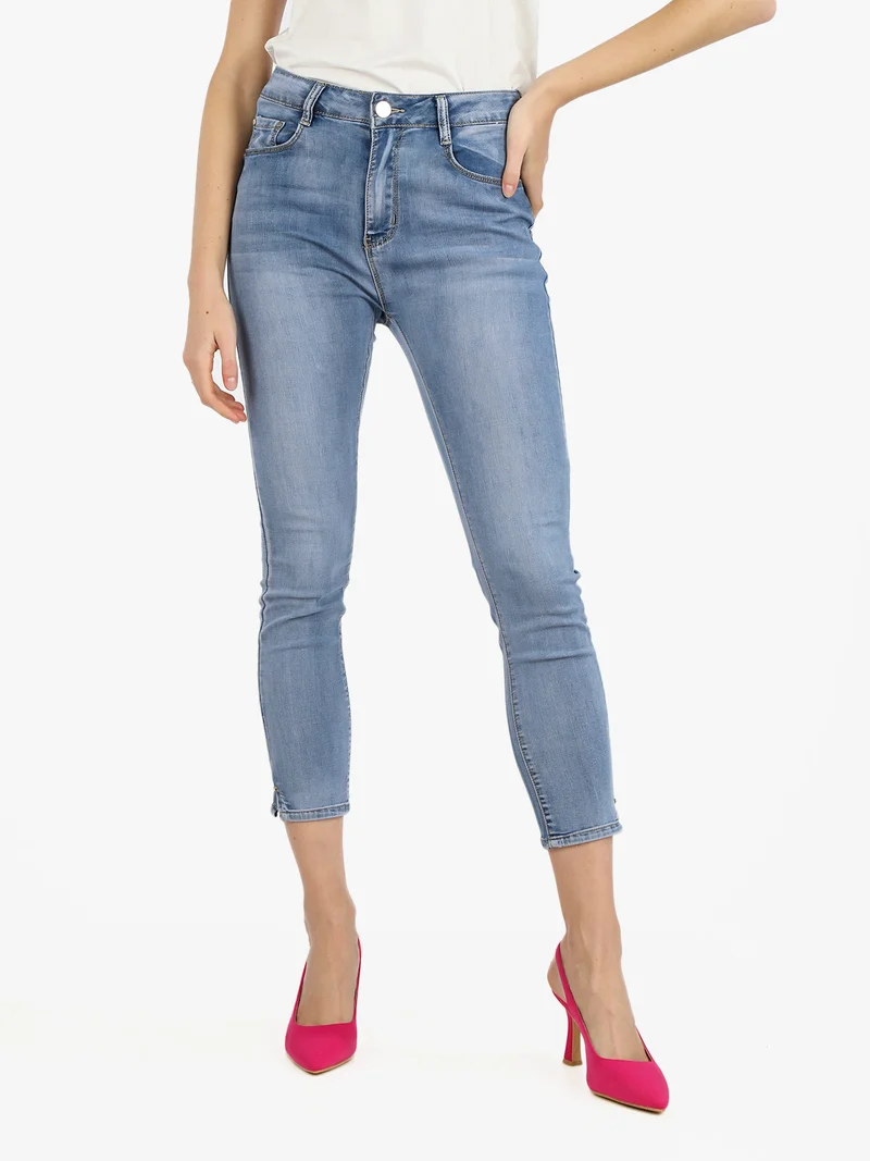 Jeans donna push-up leggero con punto luce sul finale - jeans
