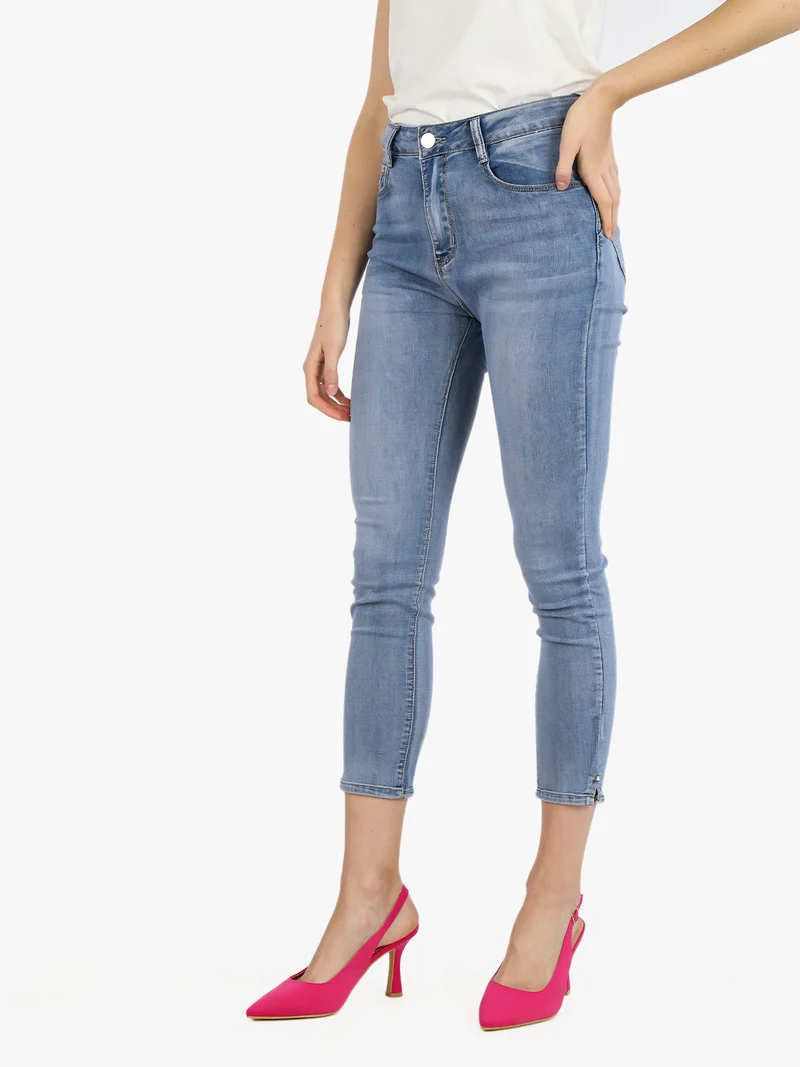 Jeans donna push-up leggero con punto luce sul finale - jeans