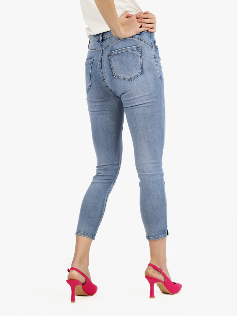 Jeans donna push-up leggero con punto luce sul finale - jeans
