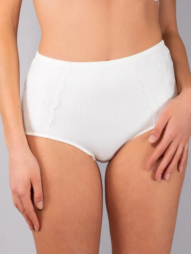 AR39 Guaina da donna con pizzo - panna