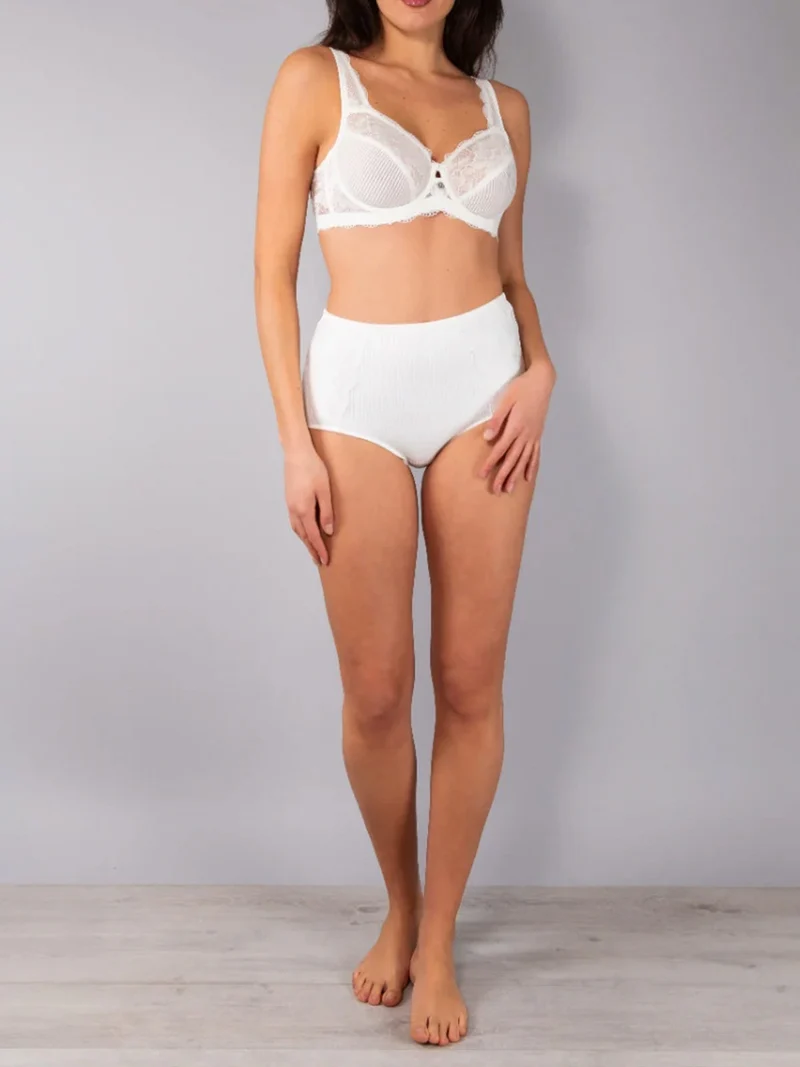 AR39 Guaina da donna con pizzo - panna