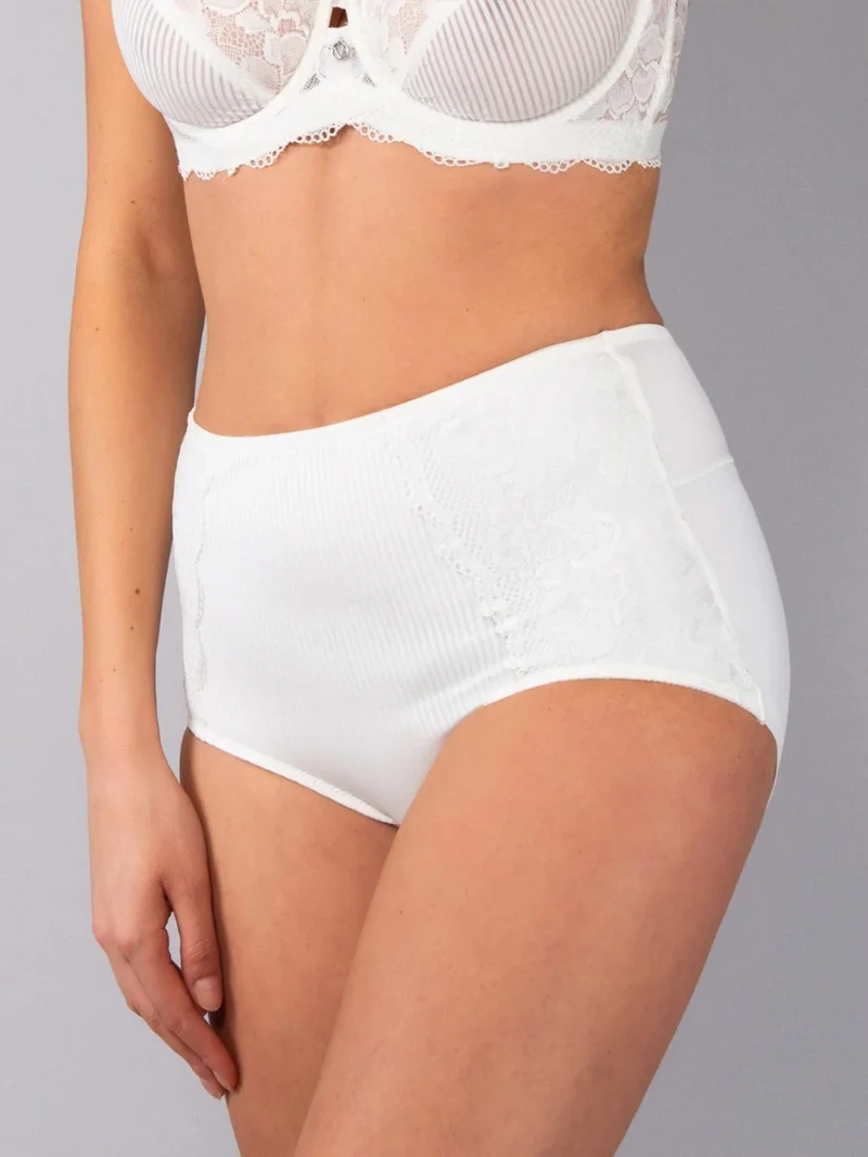 AR39 Guaina da donna con pizzo - panna