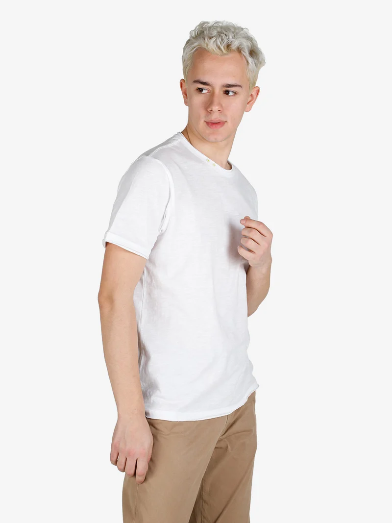 T-shirt da uomo in cotone con bottoni sullo scollo - bianco