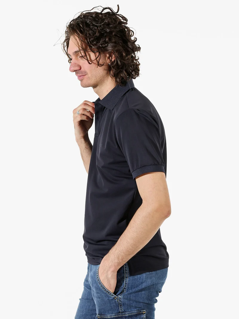 Polo da uomo a maniche corte in tessuto tecnico - blu scuro