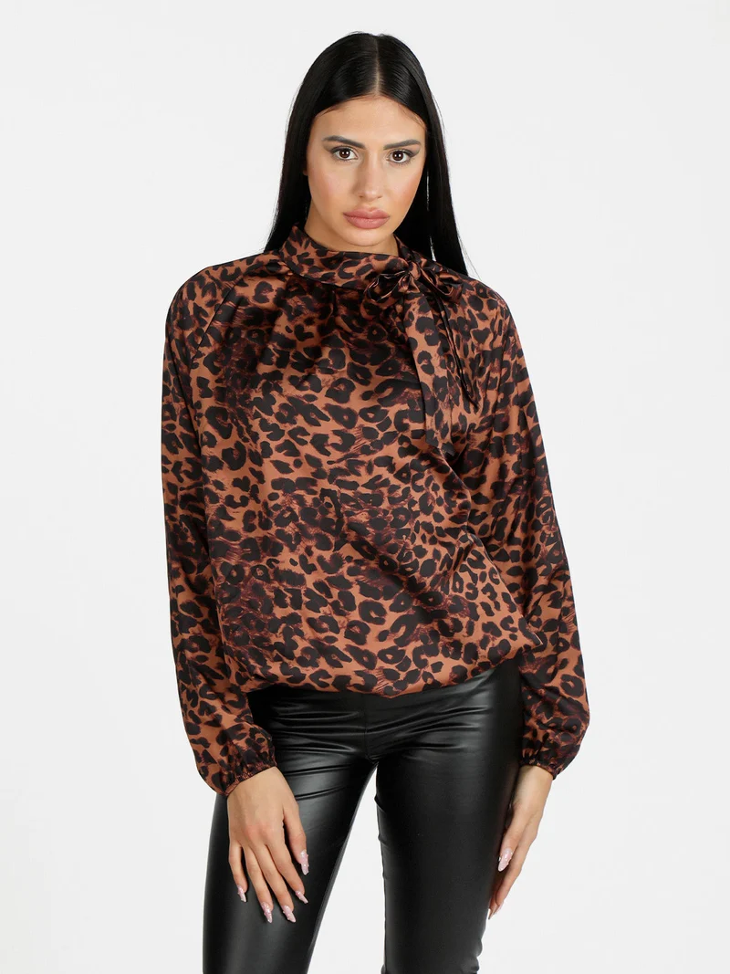 Camicetta donna animalier accollata - marrone