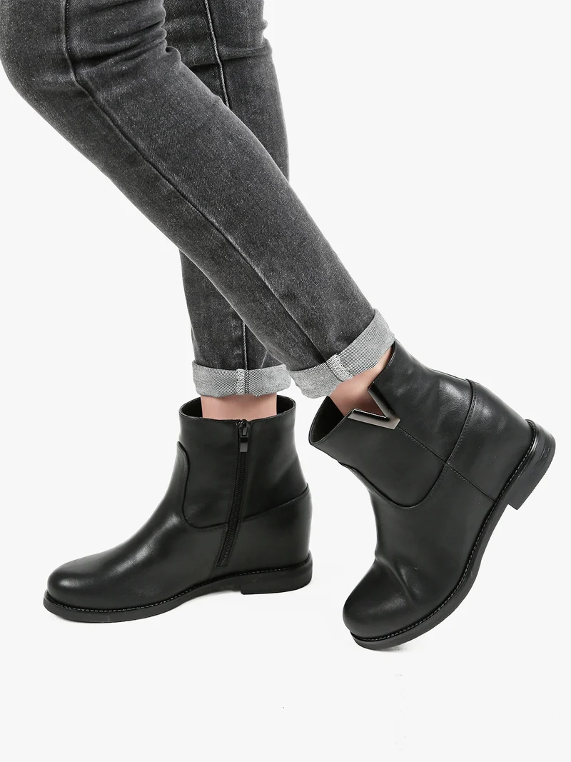 Stivaletti donna con zeppa interna - nero