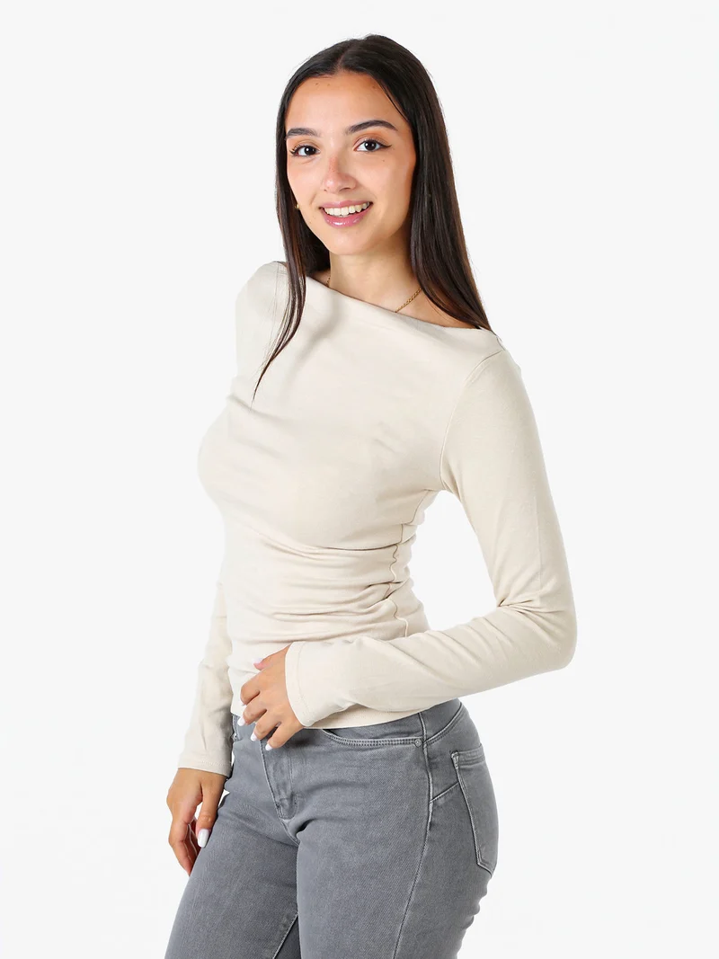 Maglia donna a maniche lunghe con scollo a barchetta - beige