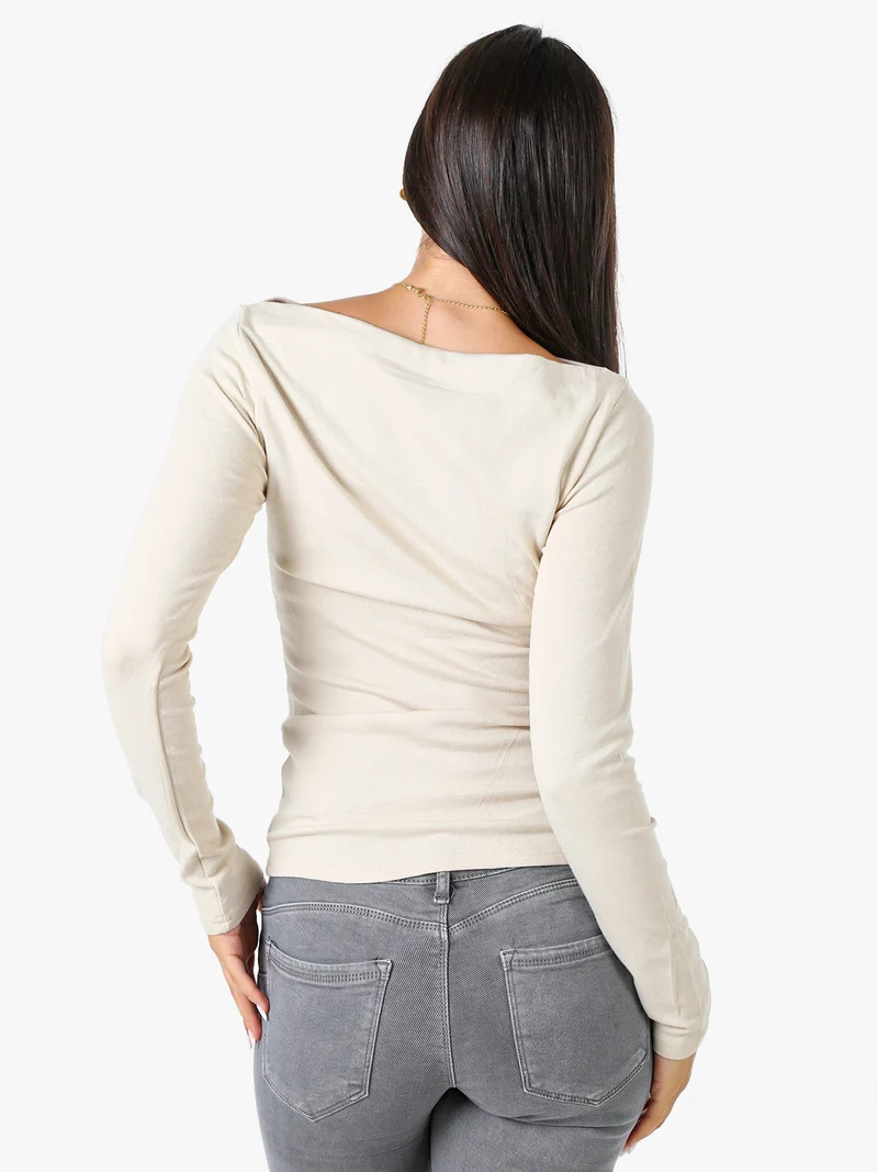 Maglia donna a maniche lunghe con scollo a barchetta - beige