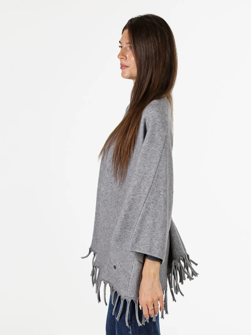 Cardigan aperto da donna in maglia con maniche a campana e frange sul fondo - grigio