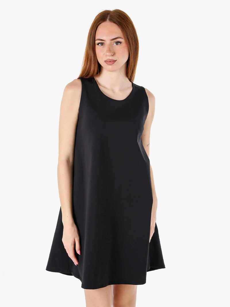 Vestito donna svasato senza maniche - nero