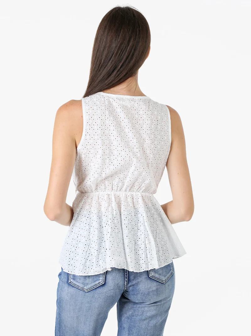 Top donna in cotone con macramè e scollo a portafoglio - bianco
