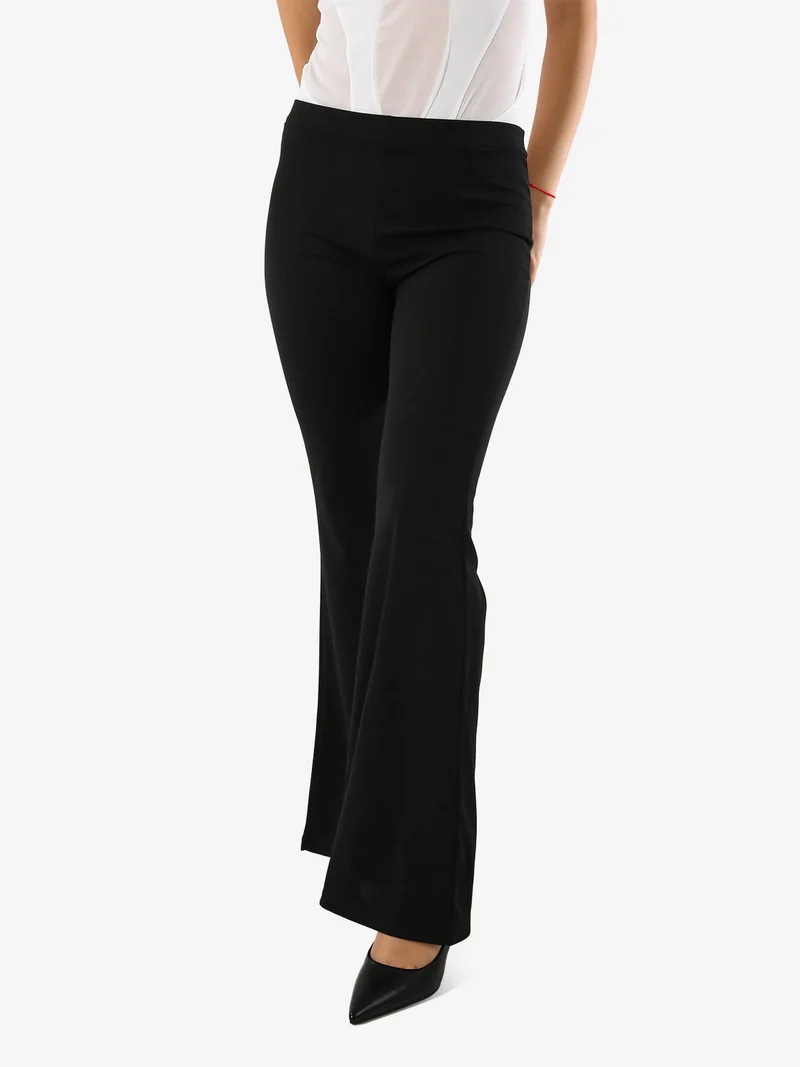 Pantaloni eleganti da donna con finale a zampa - nero