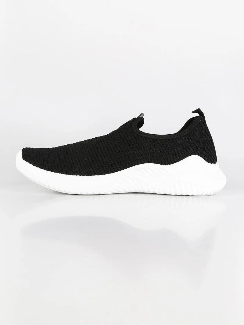 Sneakers slip on nere