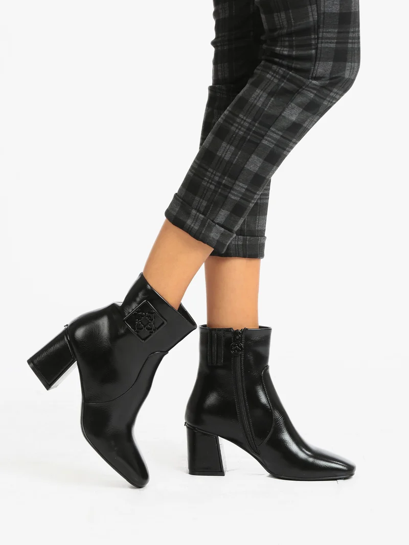 Stivaletti donna con tacco - nero