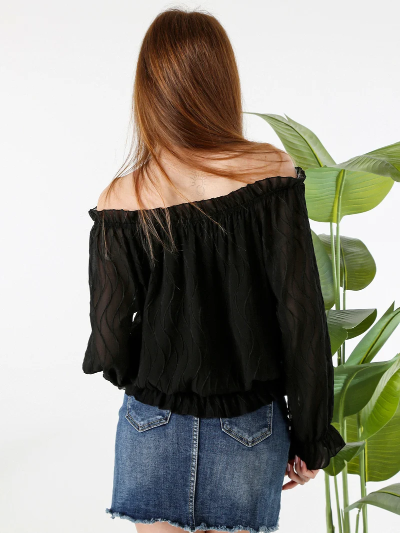 Blusa donna a maniche lunghe con scollo a barchetta - nero