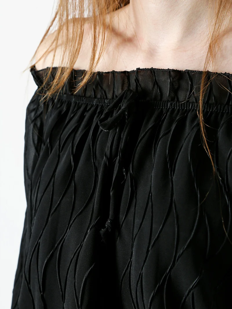 Blusa donna a maniche lunghe con scollo a barchetta - nero