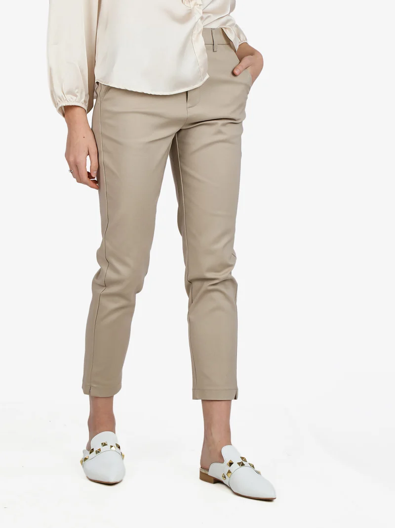 Pantaloni classici da donna a sigaretta - beige