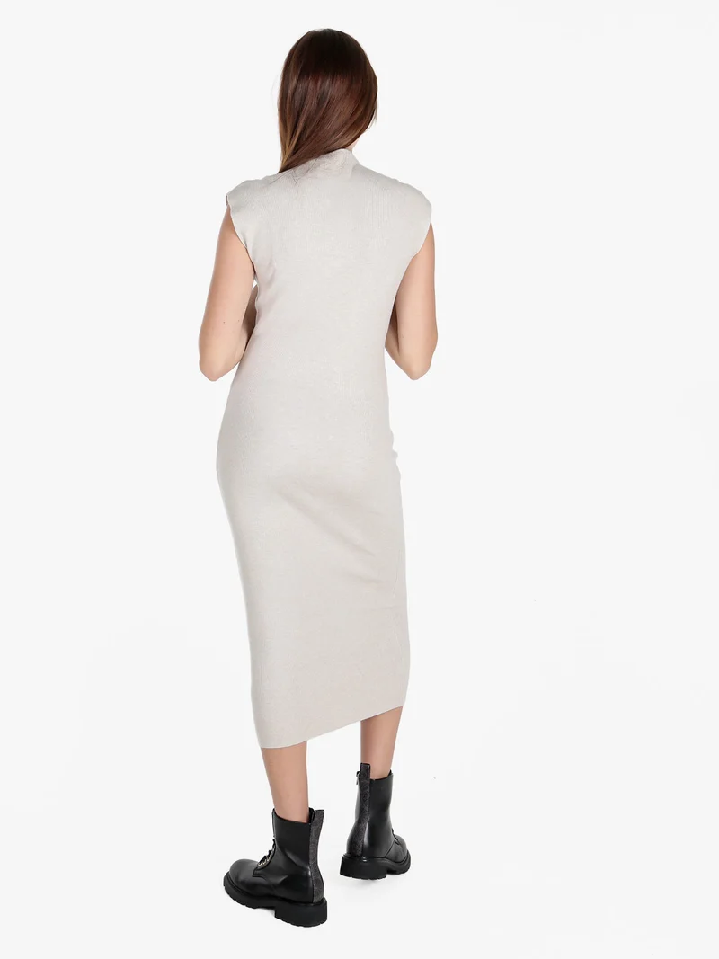 Abito lungo da donna smanicato in maglia - beige