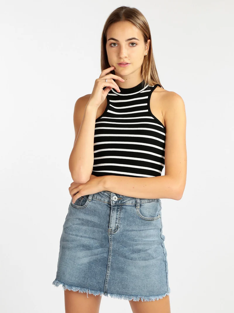 Top cropped in maglia - nero