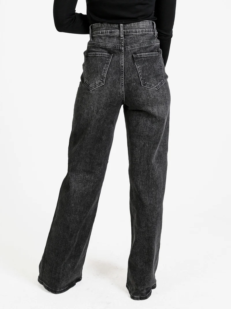 Jeans donna a vita alta con finale a zampa - nero