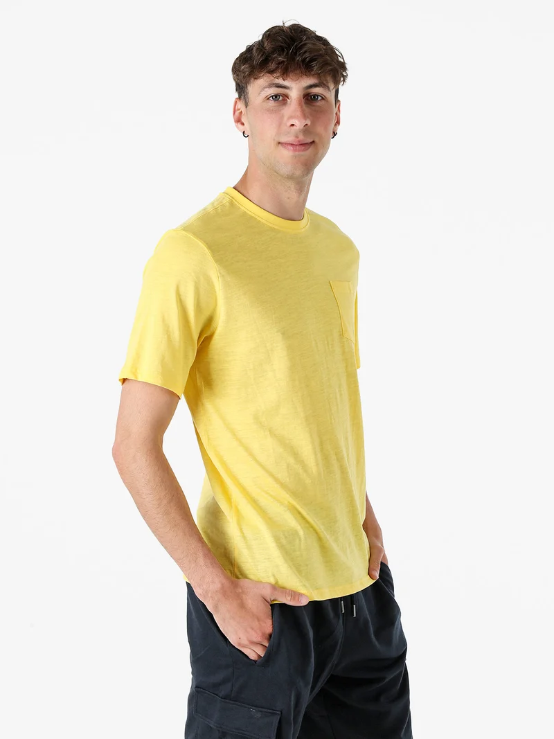 T-shirt in cotone da uomo con taschino - giallo