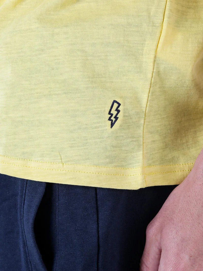 T-shirt in cotone da uomo con taschino - giallo