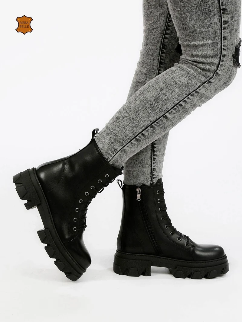 Anfibi in pelle donna con tacco e plateau - nero