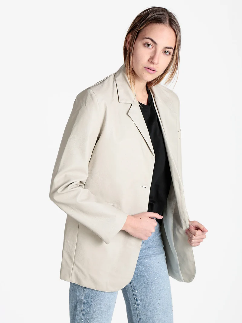 Giacca donna in ecopelle con bottoni - perla