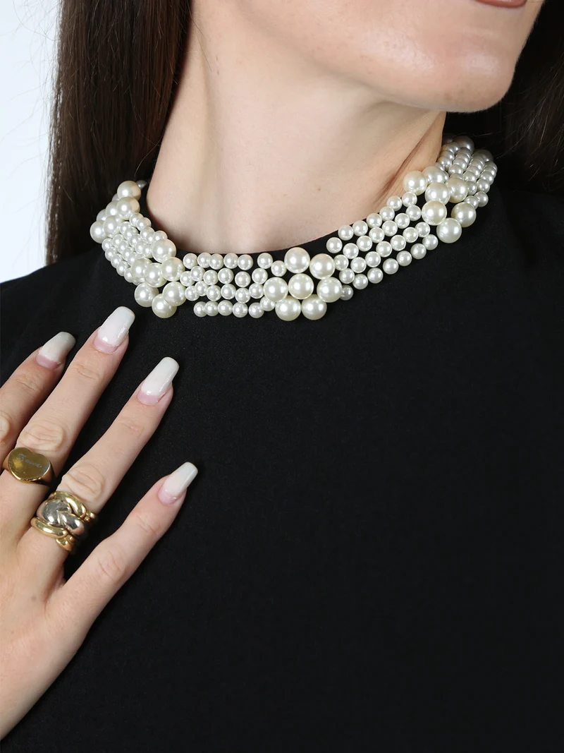 Abito smanicato da donna con scollo di perle - nero
