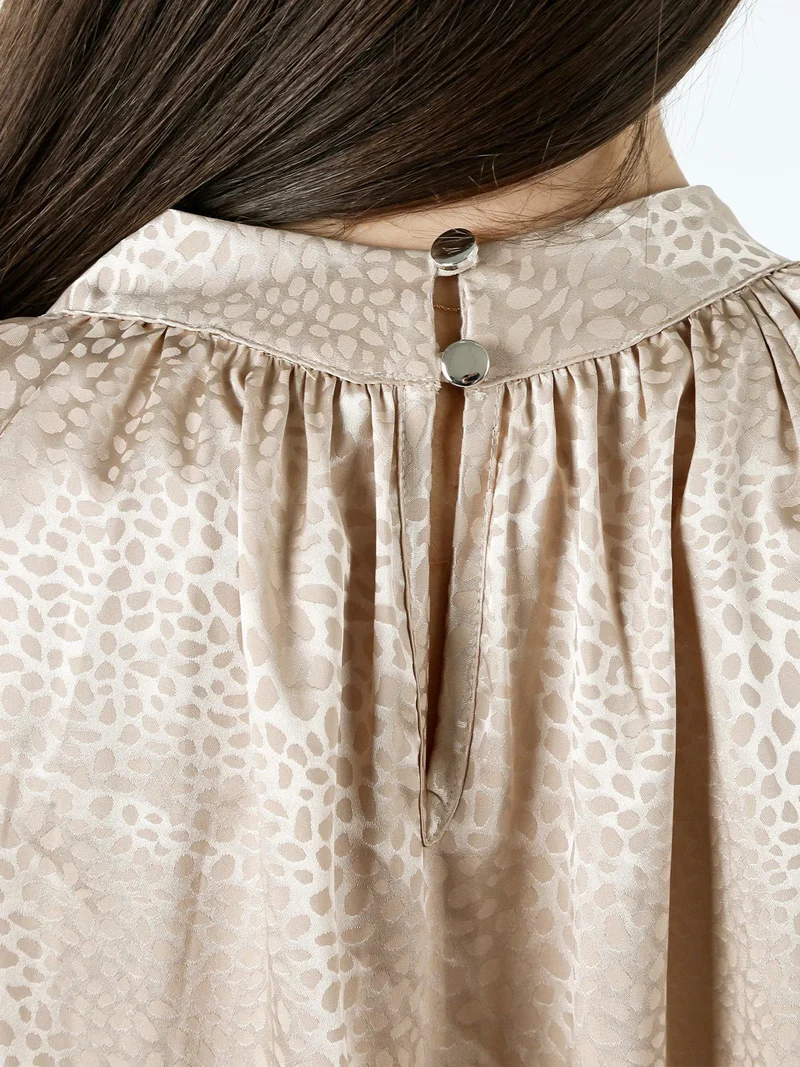 Blusa donna accollata a maniche lunghe linea curvy - nudo