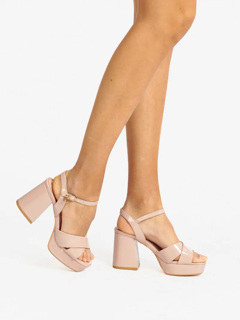 Sandali donna in vernice con tacco - rosa